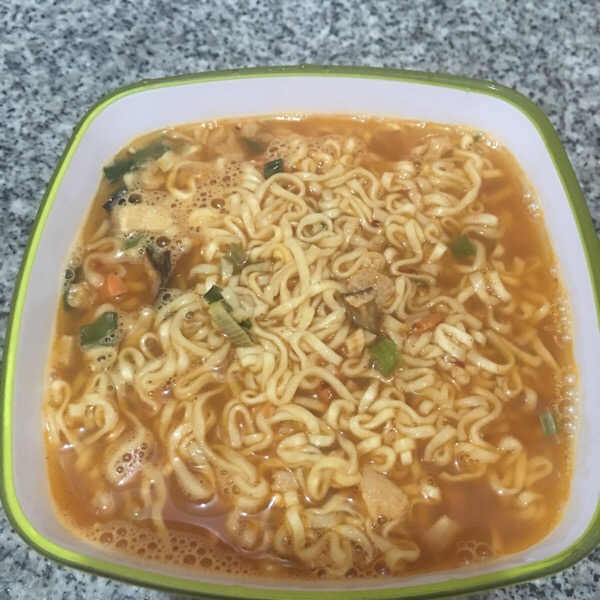 Nissin Souper Meal Instant Noodles (Hot And Spicy Flavor) review